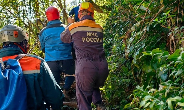 В Сочи турист упал в ущелье и погиб