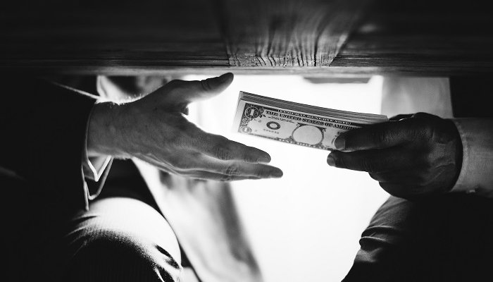 Главу Западно-Сибирской железной дороги задержали за взятку в 50 млн рублей