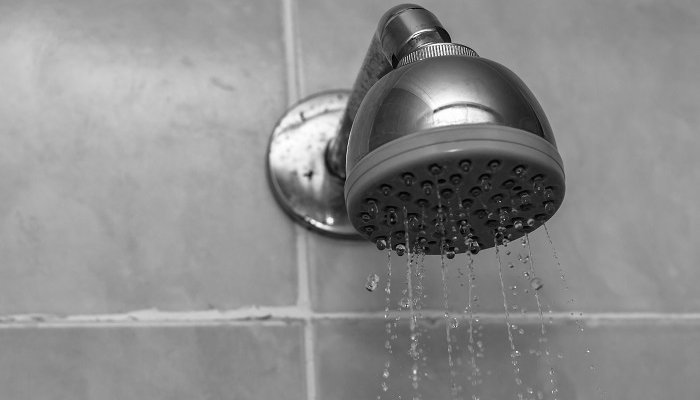 Горячую воду в Иркутске начнут отключать 17 мая: полный график по округам