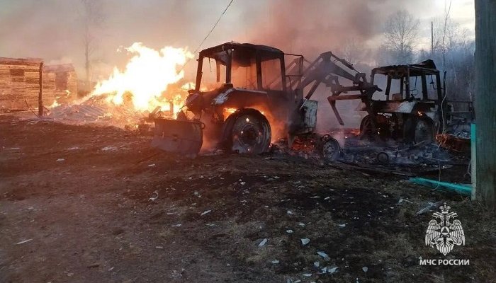 Крупный пожар в селе Томской области повредил 16 домов