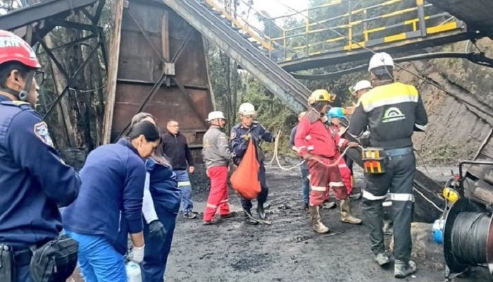 В Колумбии после взрыва на шахте под землёй остались 12 человек