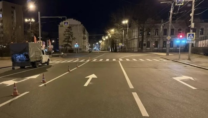 На дорогах Иркутска начали обновлять разметку