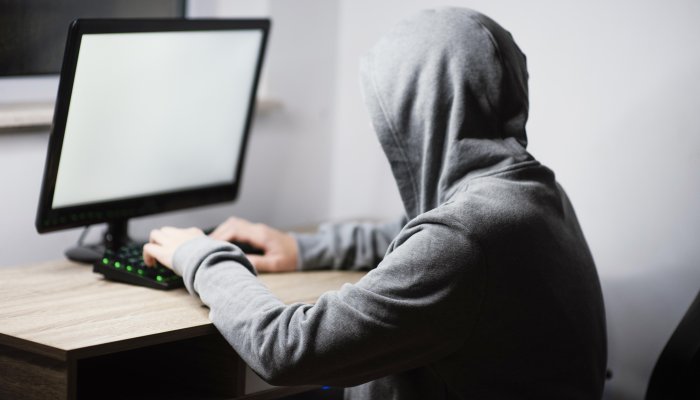 Мошенники начали обманывать россиян по схеме с «потерянными наградами»