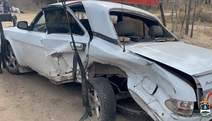 В Улан-Удэ водитель без прав на «Волге» врезался в иномарку — пострадали двое детей