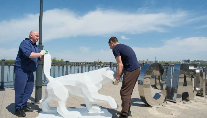 На Нижней набережной в Иркутске установят 16 металлических бабров