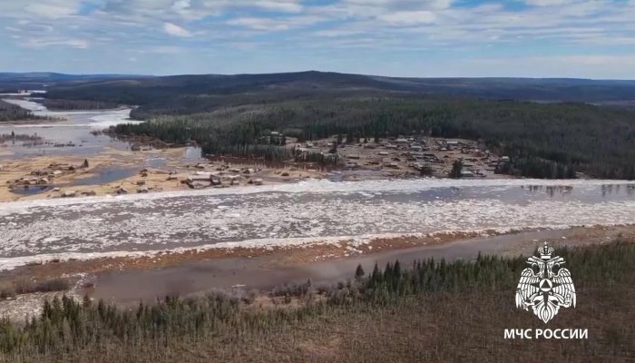 Уровень воды в реке Тойсук в районе поселка Тальяны превысил критическую отметку