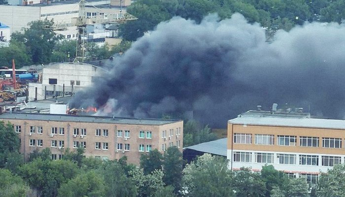 На востоке Москвы загорелся хостел, эвакуировали более 600 человек