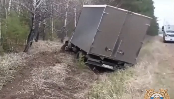 В Братском районе водитель УАЗ погиб в ДТП с грузовиком (Видео)