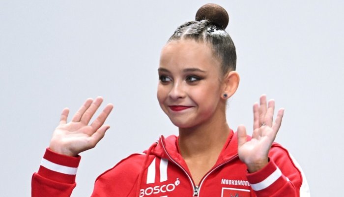 15-летняя россиянка выиграла золото ЧЕ-2026 в упражнении с обручем