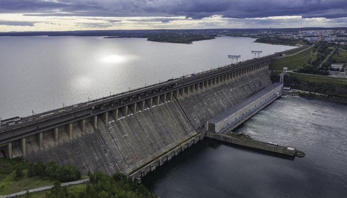 Водитель выжил после жёсткой аварии на Братской ГЭС