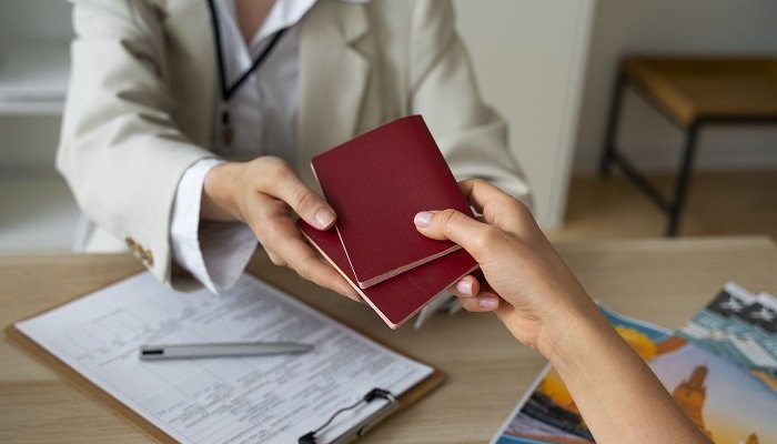 В Иркутске возобновили выдачу загранпаспортов нового образца