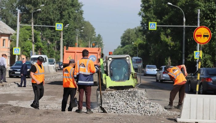 В Иркутске ремонтируют улицу Розы Люксембург