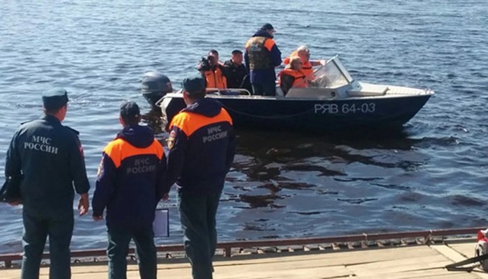 Пятеро мужчин перевернулись на лодке «Обь» на реке Алдан