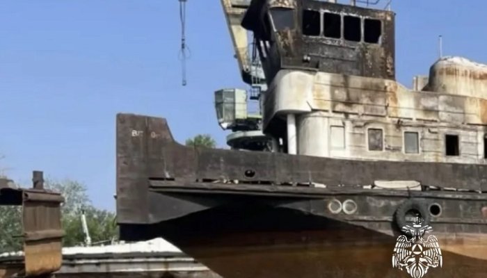 В Иркутске на  Ангаре загорелся теплоход