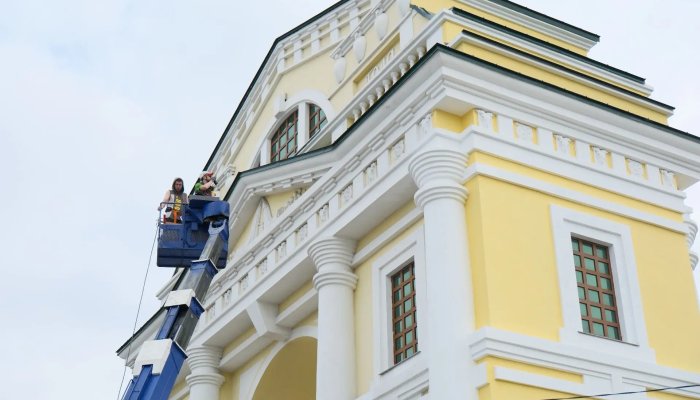 В Иркутске обновляют Московские ворота