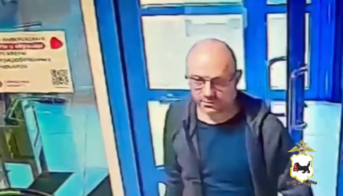 В Иркутске разыскивают мужчину, который расплатился чужой картой (Видео)