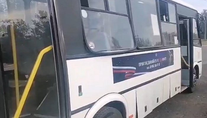 Автобус и самосвал столкнулись в Братске