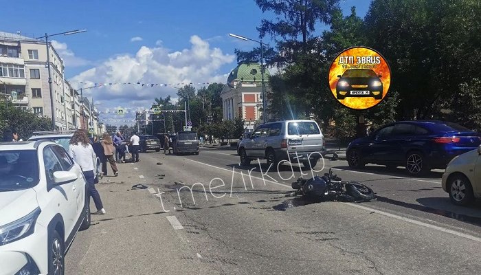 В ДТП на Карла Маркса в Иркутске погиб 27-летний мотоциклист (Видео)