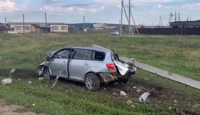 Пьяная погоня в Усть-Ордынском закончилась столкновением с опорой ЛЭП