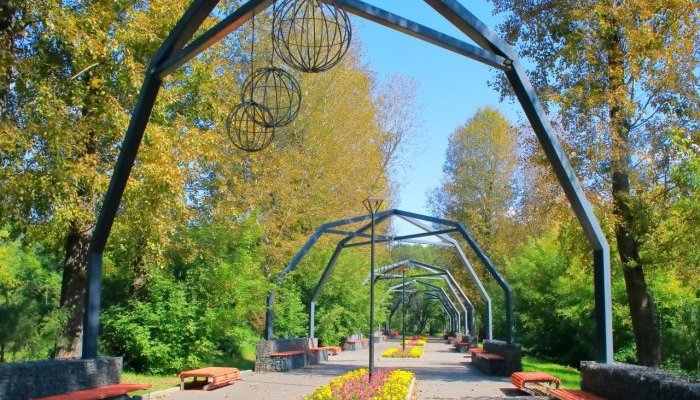 В парке Парижской коммуны отремонтируют центральную аллею