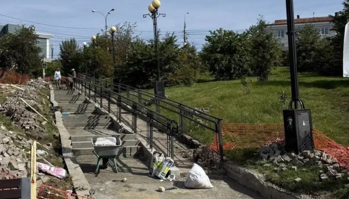 Лестницы отремонтируют на бульваре Постышева в Иркутске