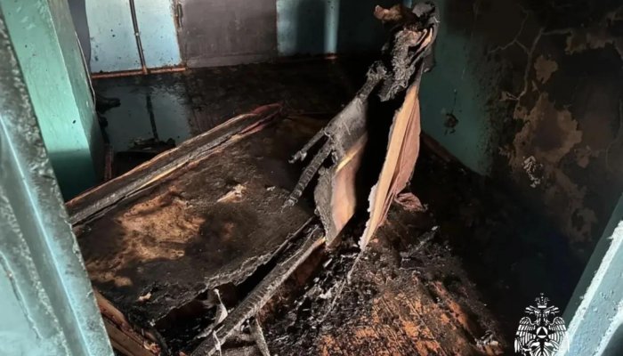 В Тулуне дети устроили пожар в подъезде. Пострадал мужчина