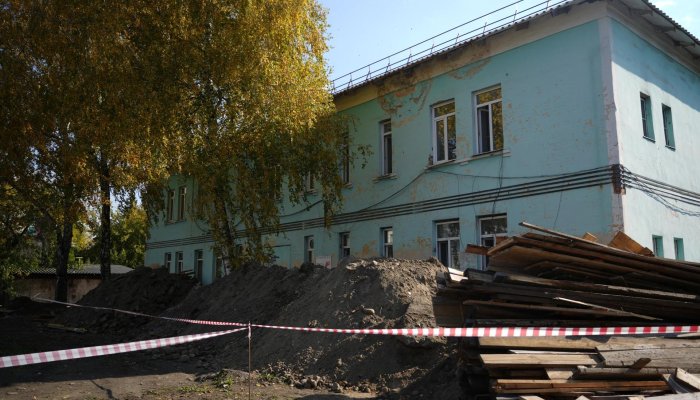 В Нижнеудинске продолжается ремонт Межпоселенческой центральной библиотеки