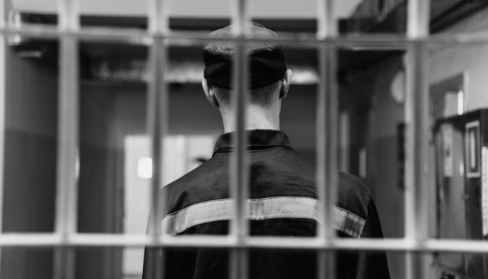 В Иркутске иностранец пытался дать взятку сотруднику колонии