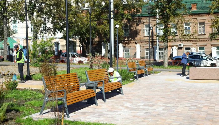 Две общественные территории благоустраивают в Октябрьском округе Иркутска