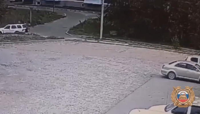 В Шелехове подросток на электросамокате попал в аварию с братом (Видео)