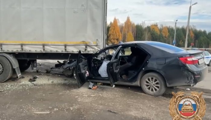 В Нижнеудинском районе в ДТП с большегрузом погибла 16-летняя пассажирка Toyota Camry (Видео)