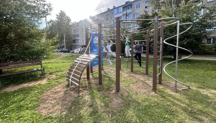 В Октябрьском округе Иркутска обновили четыре детские и спортивные площадки