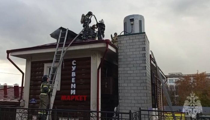 Пожар произошёл в магазине на улице 3-го Июля