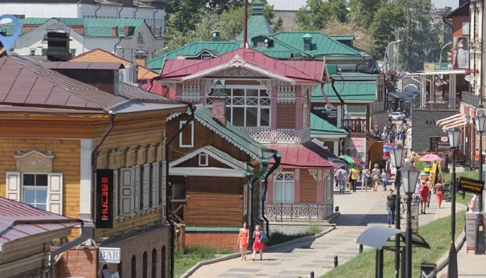 В 130-м квартале Иркутска завершают ремонт тротуара: уложено более 22 тысяч плиток