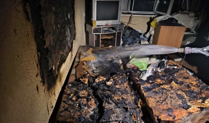 1 января двое ангарчан едва не сгорели на пожаре