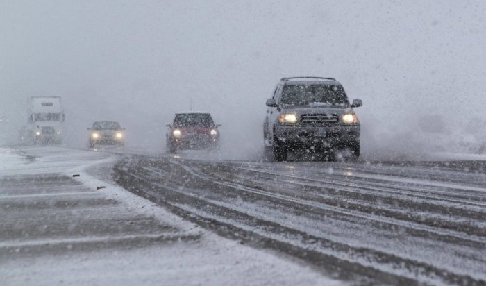 В ряде районов Иркутской области 10 января прогнозируют усиление ветра и сильный снег