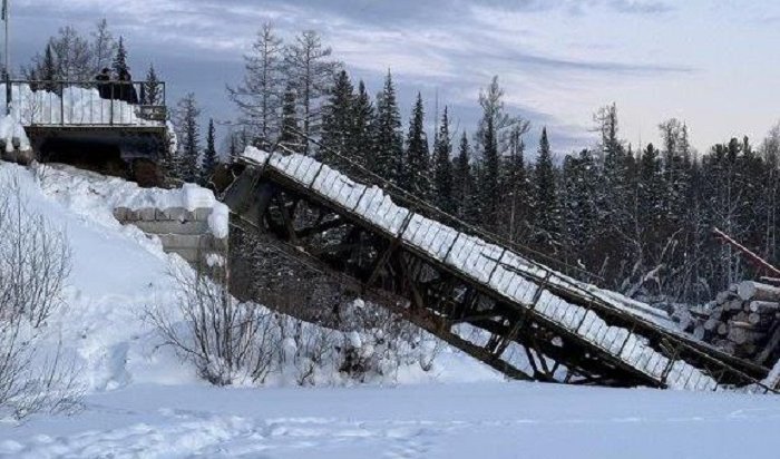 В Усть-Илимском районе обрушился мост под весом лесовоза