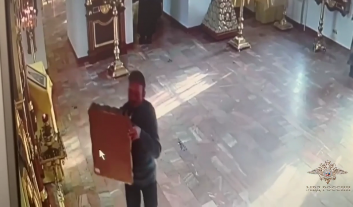 В Иркутске мужчина похитил икону из храма во имя Спаса Нерукотворного Образа
