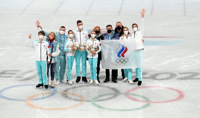 Российской сборной присудили бронзу Олимпиады-2022 вместо золота