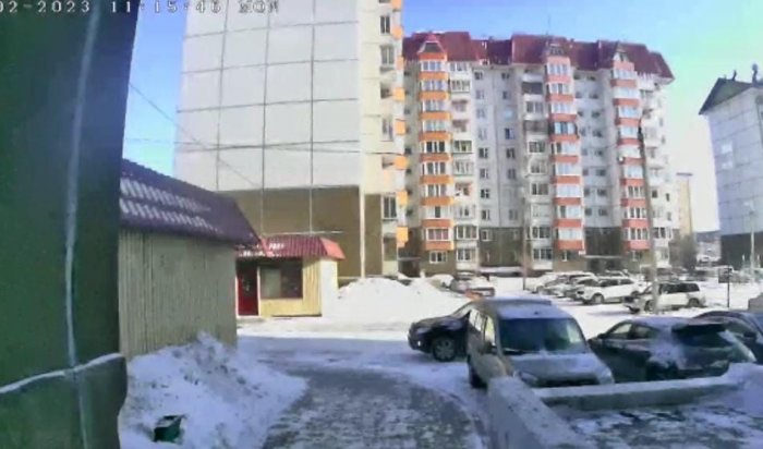 Иркутянка отсудила 70 тысяч рублей за травмы, полученные из-за наледи у подъезда