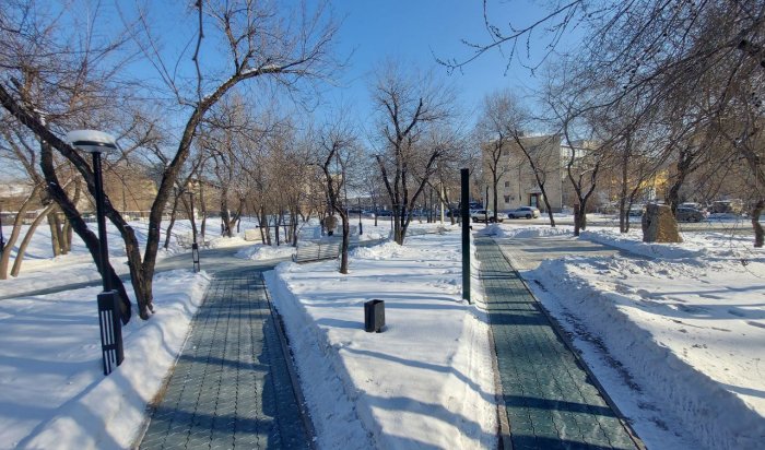 Уборка снега продолжается в Иркутске