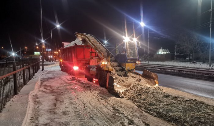 1 400 тонн снега вывезли за выходные дни с улиц Иркутска