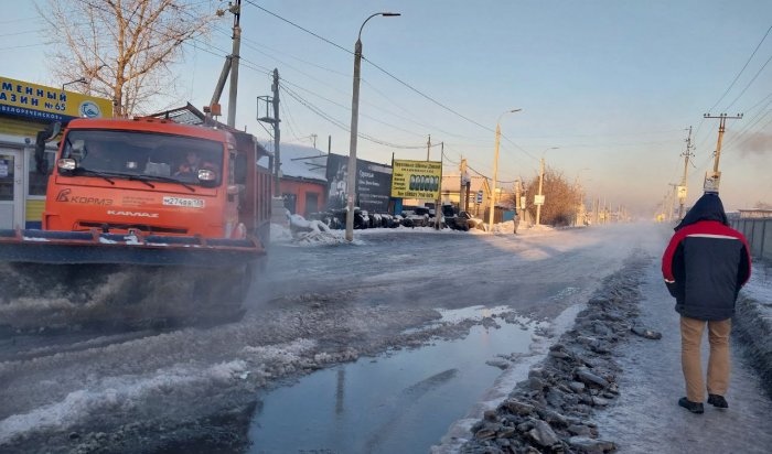 В Иркутске затопило улицу Воровского