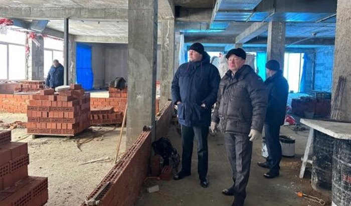 В Слюдянке завершается возведение корпуса школы № 1
