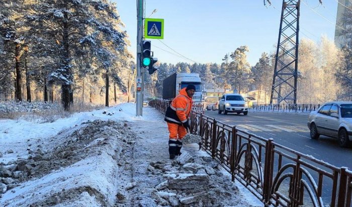 Почти полторы тысячи тонн снега вывезли за сутки с улиц Иркутска