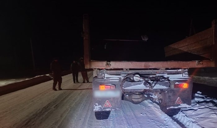 В Куйтунском районе водитель грузовика насмерть сбил пешехода