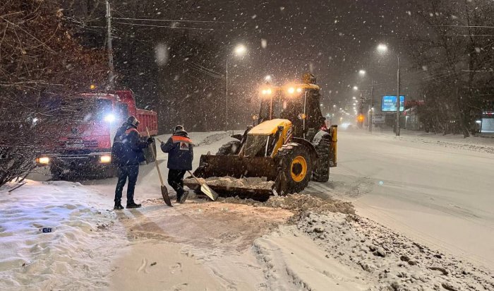 За ночь в Иркутске выпало более половины месячной нормы снега