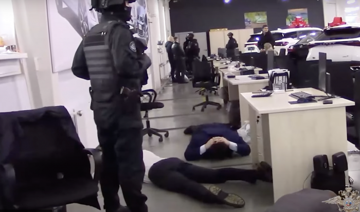 В Ижевске полиция задержала сотрудников «серого» автосалона