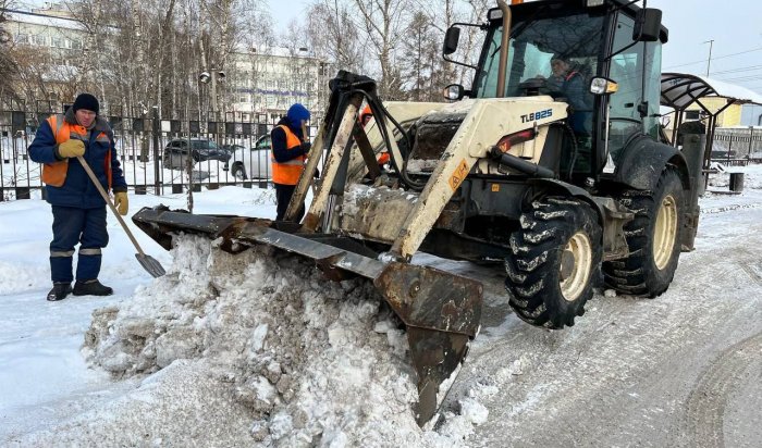 Полторы тысячи тонн снега вывезли за сутки с улиц Иркутска