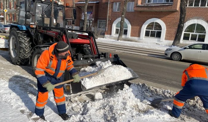 Три тысячи тонн снега вывезли с улиц Иркутска за выходные